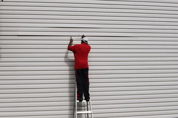 Cost of Loose Siding Repair in Gainesville